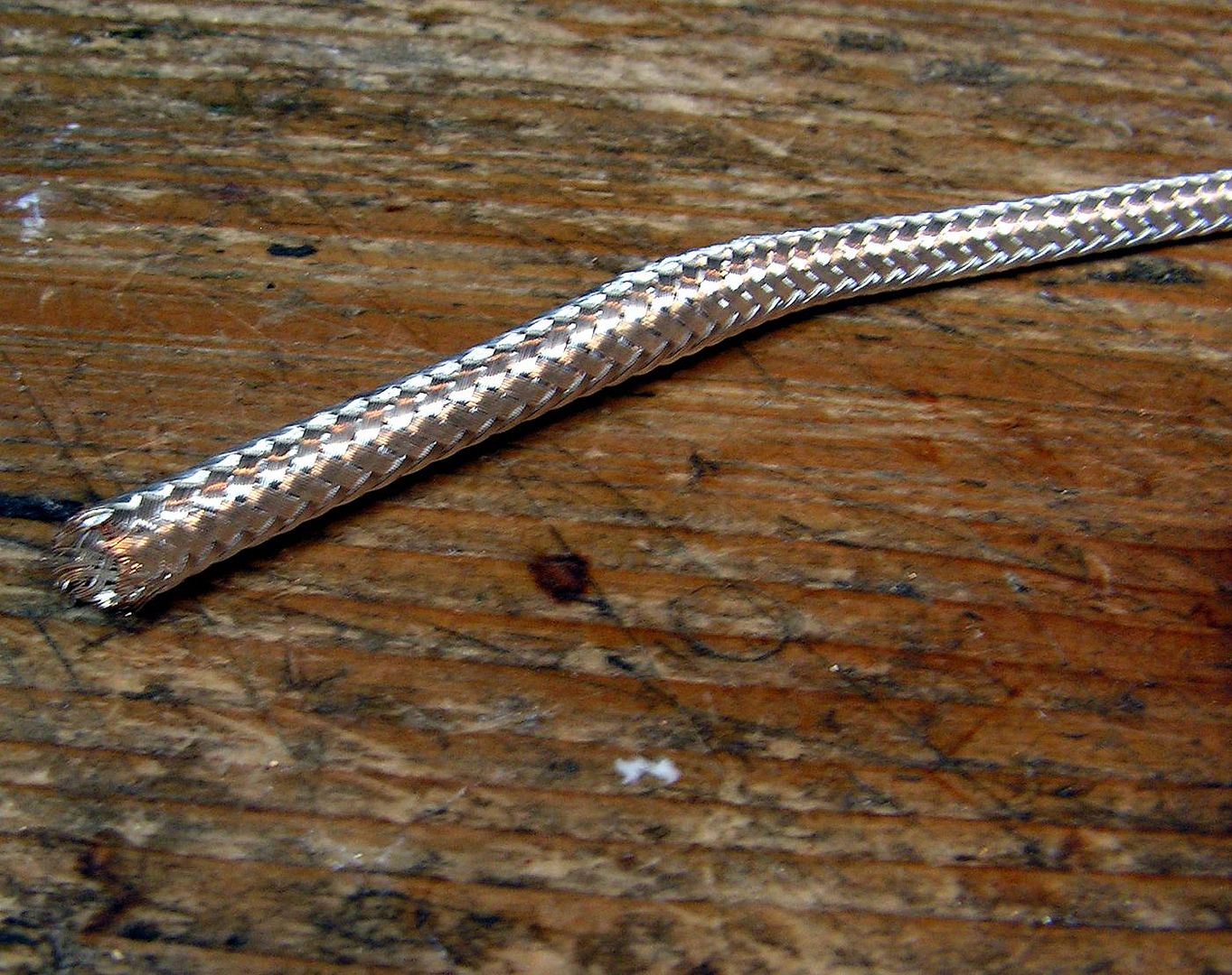 Difference Between Round And Oval Capacitors